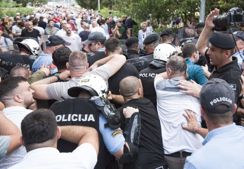 LIBSEEN: Zabrinuti smo zbog kr&scaron;enja građanskih sloboda i napada na opozicione lidere i aktiviste na protestu u Podgorici