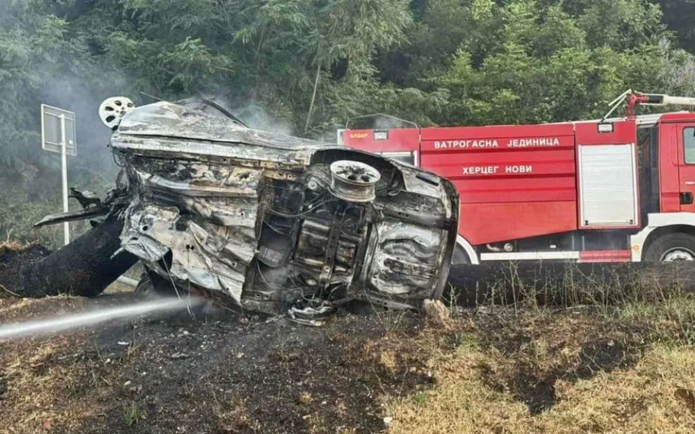 Mladić poginuo u udesu kod Herceg Novog, jo&scaron; nekoliko teže povrijeđenih osoba