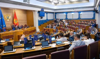 (VIDEO)&nbsp;Vuković: Negator genocida u Srebrenici i crnogorskog identiteta&nbsp;državno priznanje dodijelio dvojici sebi sličnih