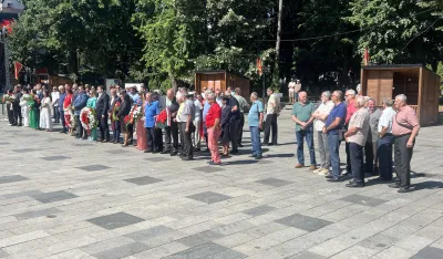 Položen vijenac na Spomenik palim borcima na bjelopoljskom gradskom trgu