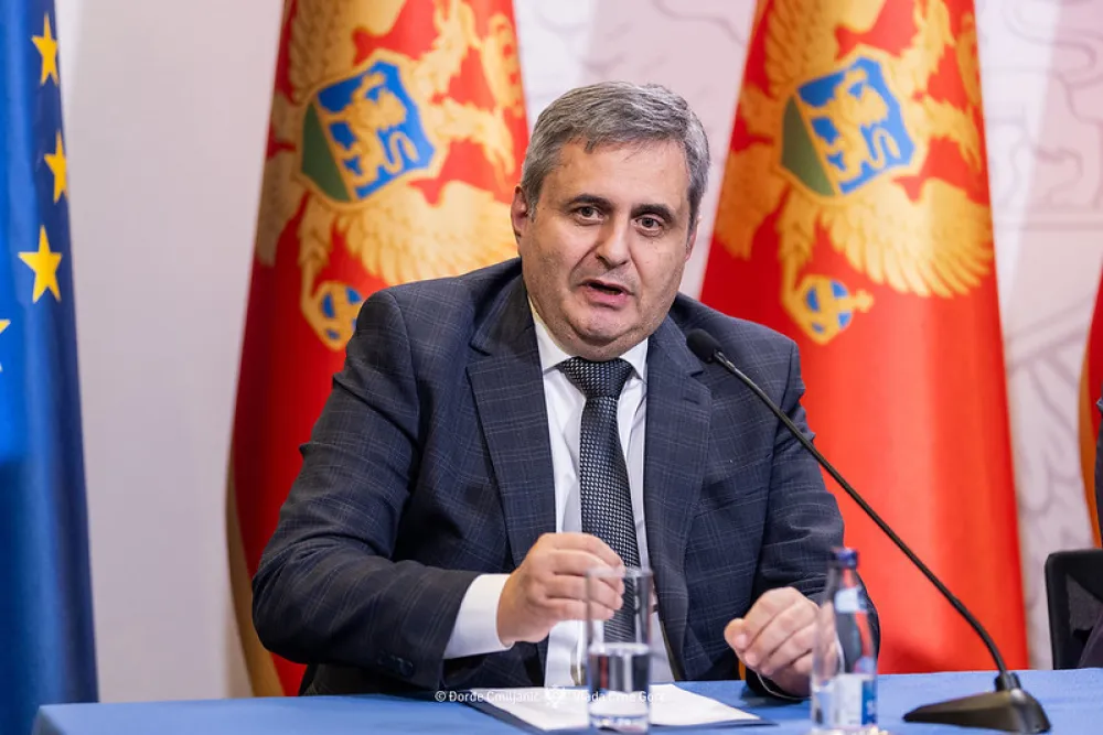 Radunović: Nelegalni graditelji na Žabljaku postavljaju cerade da zbune satelit, prevare im neće proći