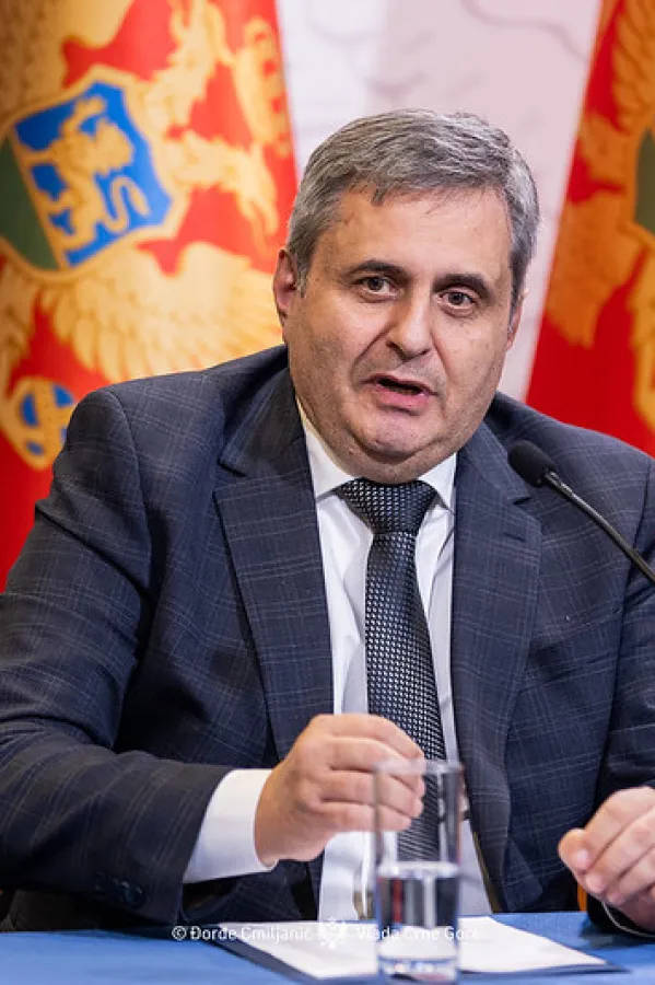 Radunović: Nelegalni graditelji na Žabljaku postavljaju cerade da zbune satelit, prevare im neće proći