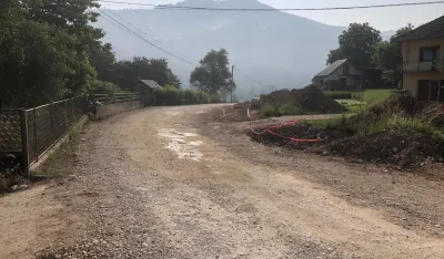 Mje&scaron;tani Gubavča ogorčeni: Asfalta ni na vidiku, imanja prekrivena pra&scaron;inom