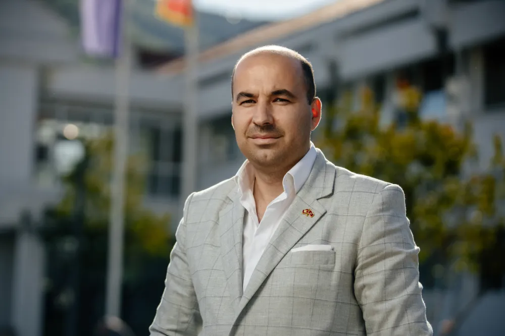 Rađenović: Izlaganje &Scaron;ćepanovića potvrdilo da je sektor bezbjednosti bačen na koljena