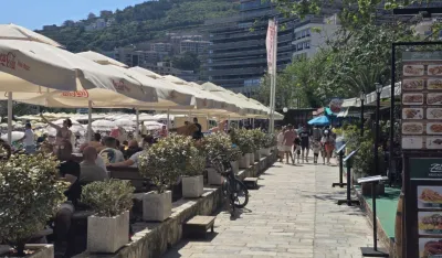 Crna Gora gubi ruske turiste, dok Turska i Mađarska bilježe rast prihoda: Ekonomske implikacije različitih pristupa