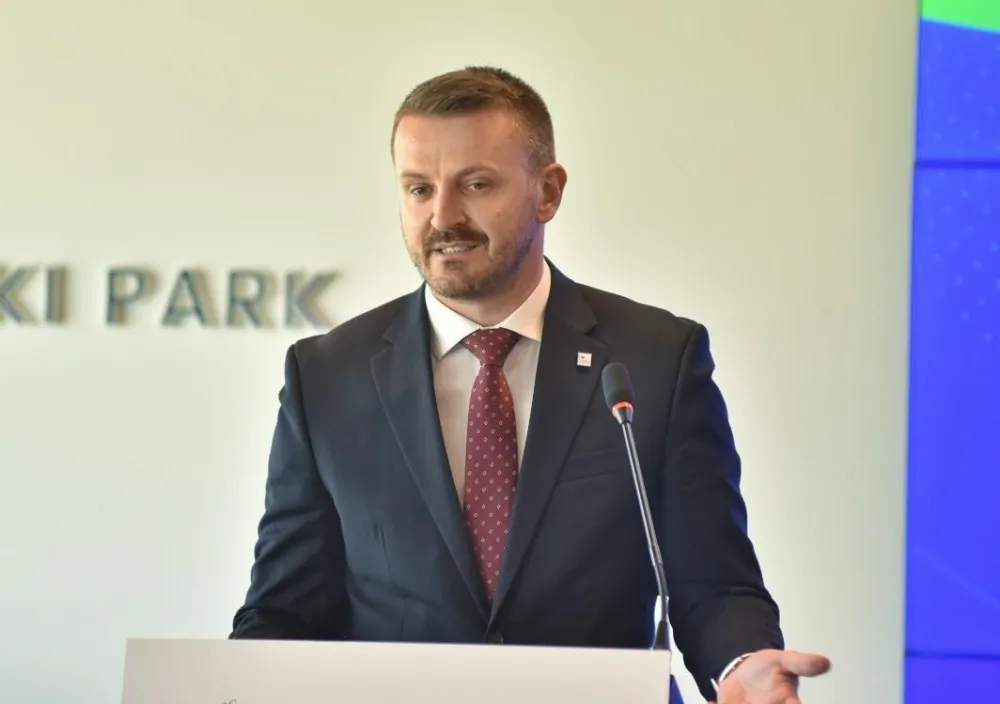 Dukaj: Stvaraju se temelji za izgradnju profesionalne, odgovorne i efikasne javne uprave