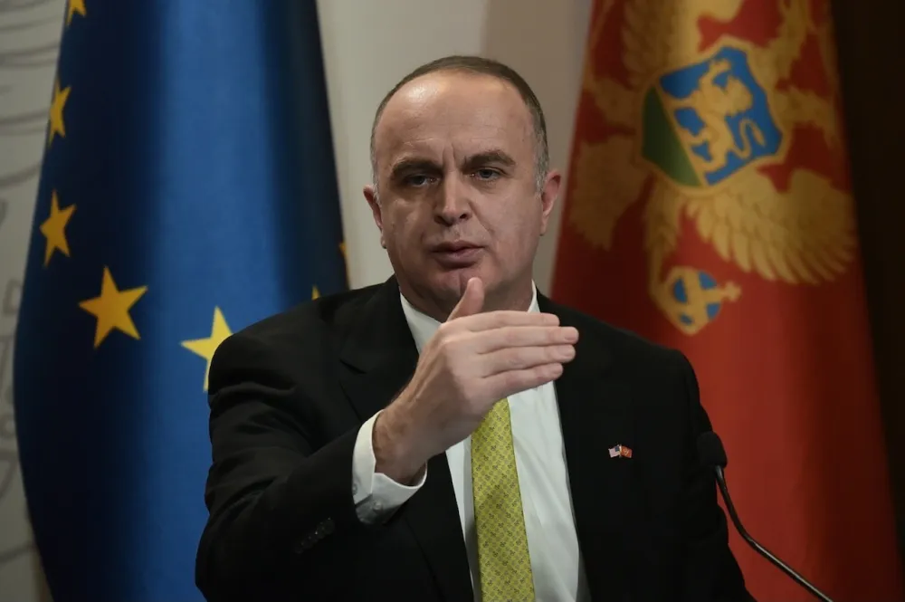 Đeljo&scaron;aj: Nisam prijetio Milatoviću, vratio je zakon zbog kumovskih veza i pribavljanja lične koristi