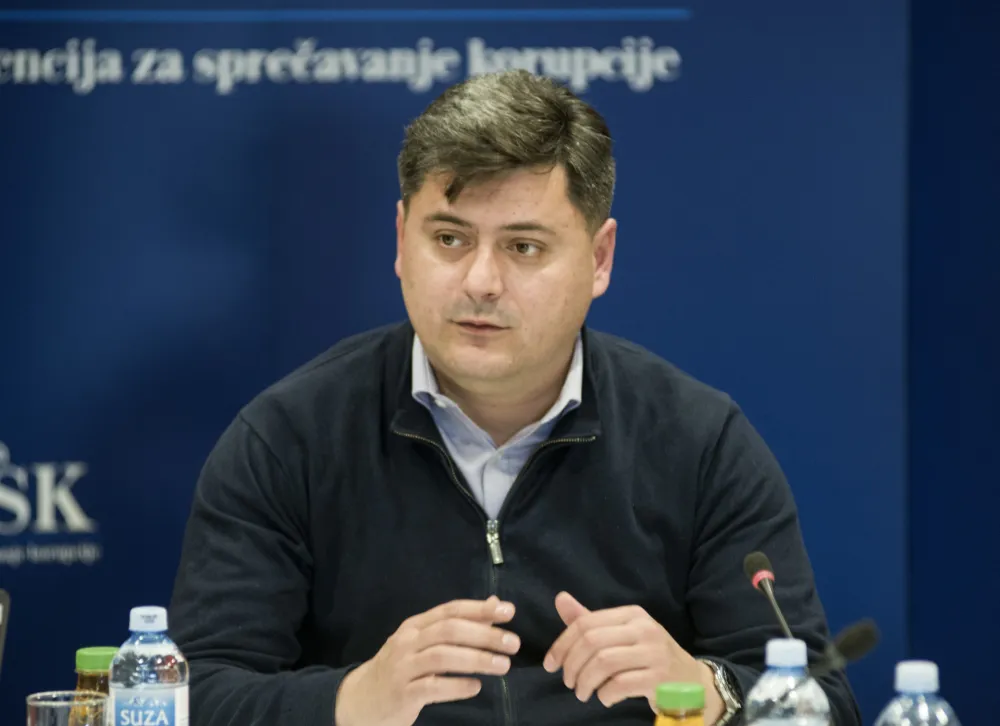 "Če&scaron;ljaće" izborne kampanje i imovinu funkcionera