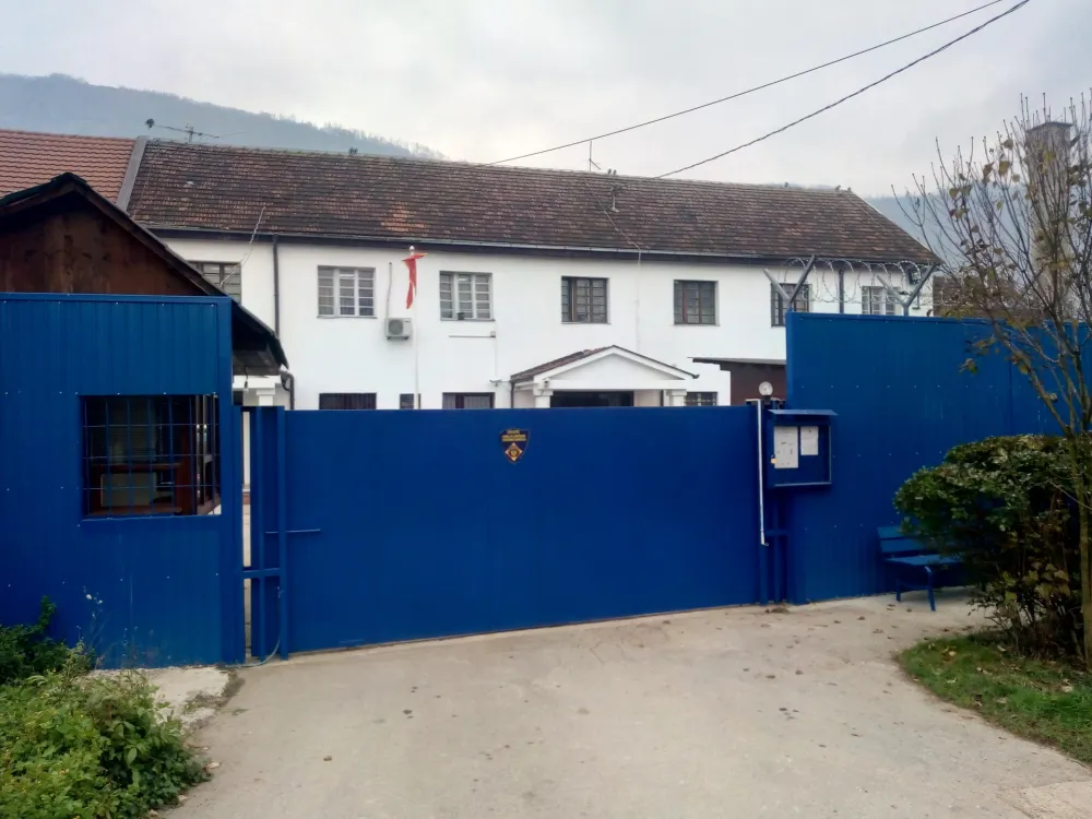 Uhap&scaron;en medicinski tehničar zaposlen u bjelopoljskom zatvoru, osumnjičen za prodaju kokaina