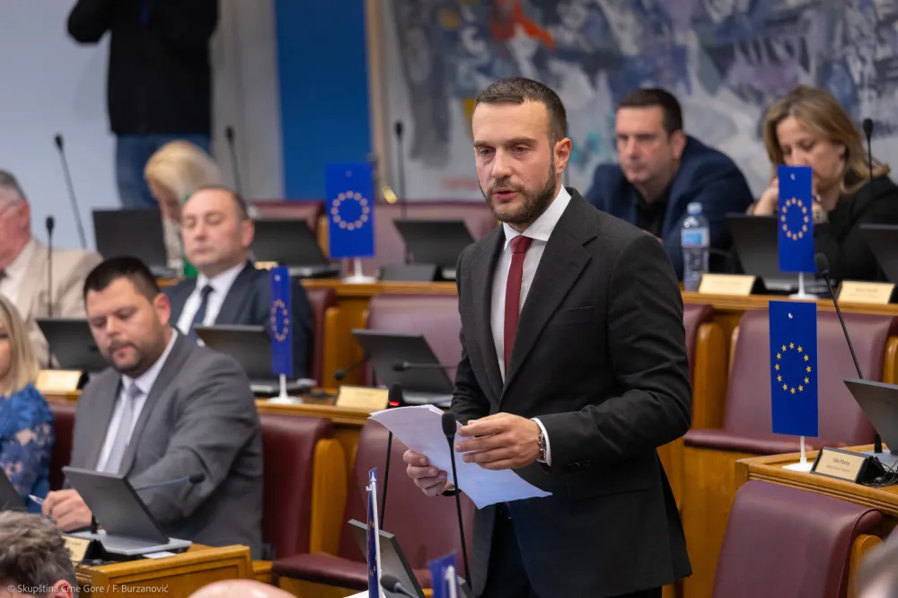 PES pokreće Anketni odbor: Đukanoviću, vrijeme je da odgovori&scaron; za "Telekom"