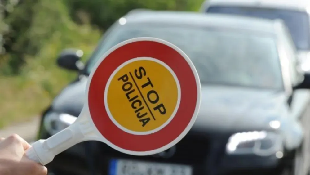 Uhap&scaron;en Zećanin: Bježao policiji, kroz prozor izbacio 11 kesica heroina