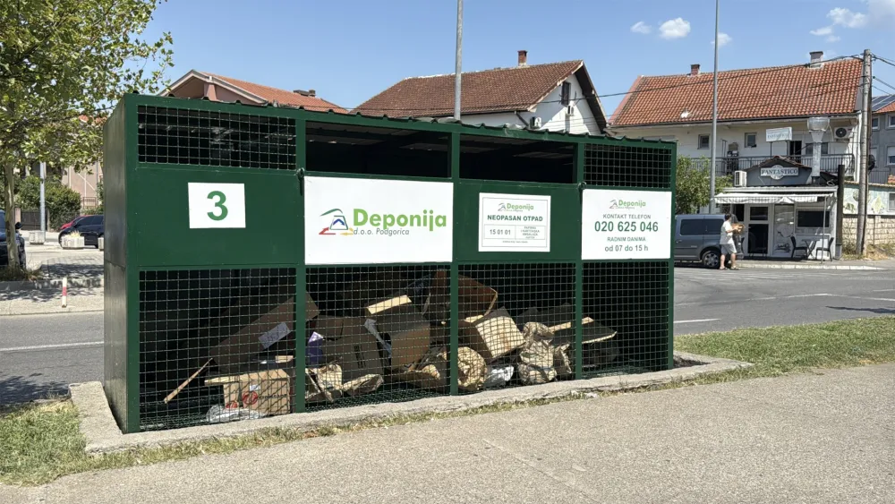 Ko&scaron;evi na sedam lokacija u Podgorici su samo za karton, papir i najlon