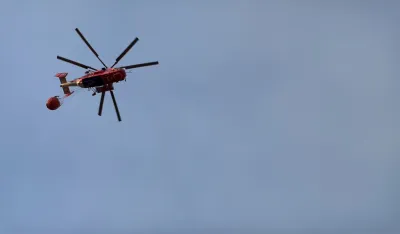 (FOTO/ VIDEO) Helikopter MUP-a Srbije gasi požar u Piperima, Hrvatska sjutra &scaron;alje kanader