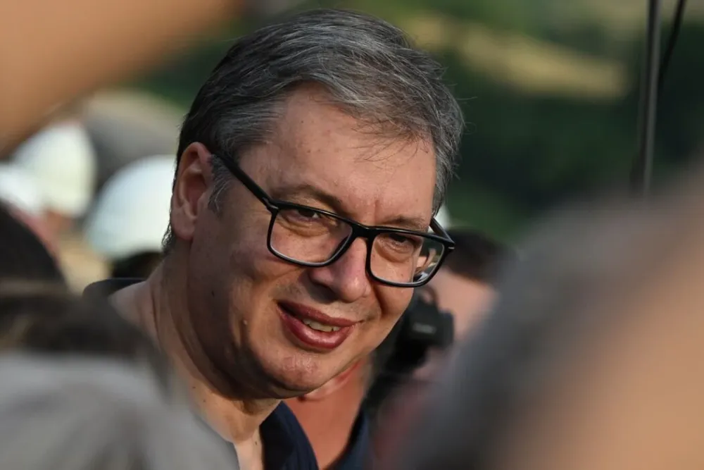 Vučić poručio Spajiću: Dođi u Beograd da vidi&scaron; &scaron;ta je vojska
