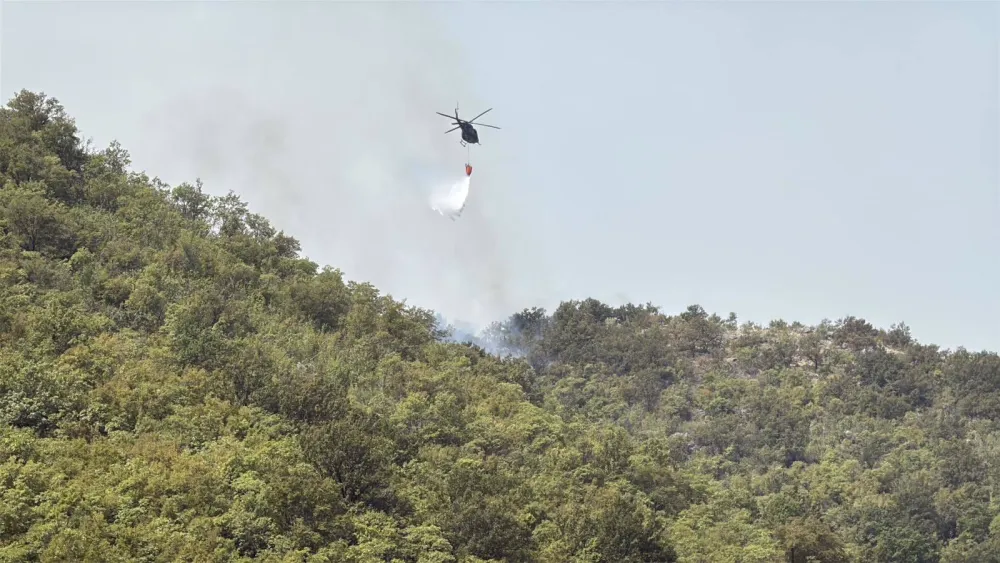 Če&scaron;ka &scaron;alje helikopter za pomoć u ga&scaron;enju požara