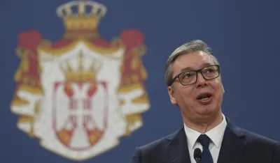 Vučić obi&scaron;ao razlupane prostorije njegove partije tokom protesta u Beogradu