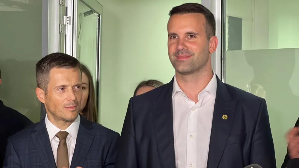 Spajić i Mujović: Vatrogascima po 1.500 eura, Vlada će finansirati boravak u Institutu &ldquo;Dr Simo Milo&scaron;ević&rdquo;