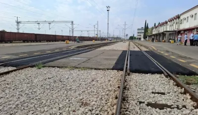 Zbog blokade željeznice stranim državljanima "zarobljena vozila" u vozu na stanici u Podgorici