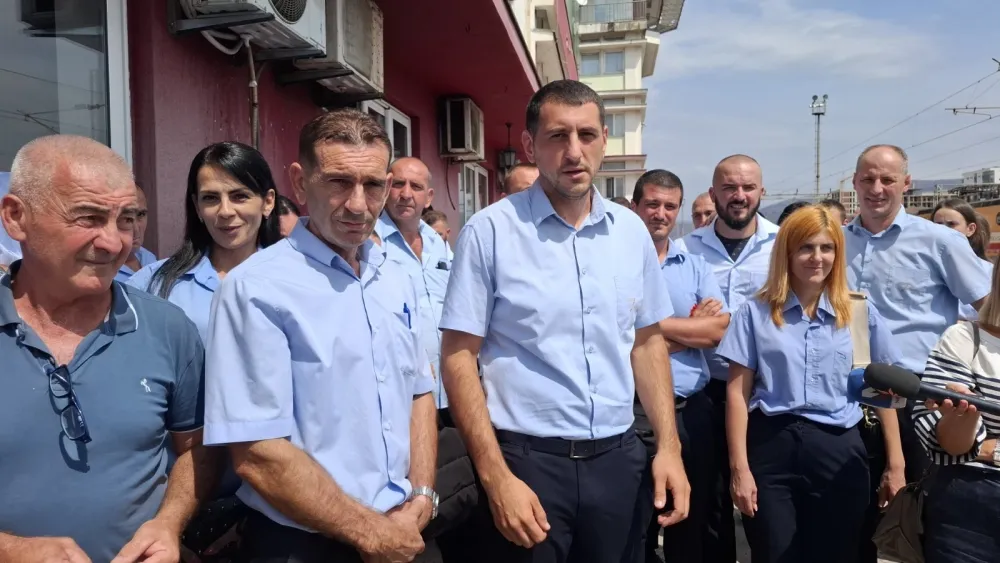 Radnici ŽICG ne odustaju od blokade dok ne razgovaraju s menadžmentom