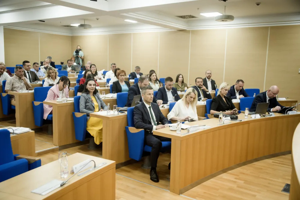 Skup&scaron;tina Glavnog grada sjutra ima dvije sjednice; Mićović tvrdi da kvorum nije upitan