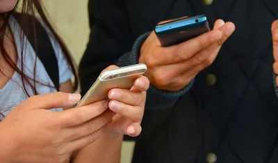 Južna Koreja zakonom zabranila mobilne u &scaron;kolama