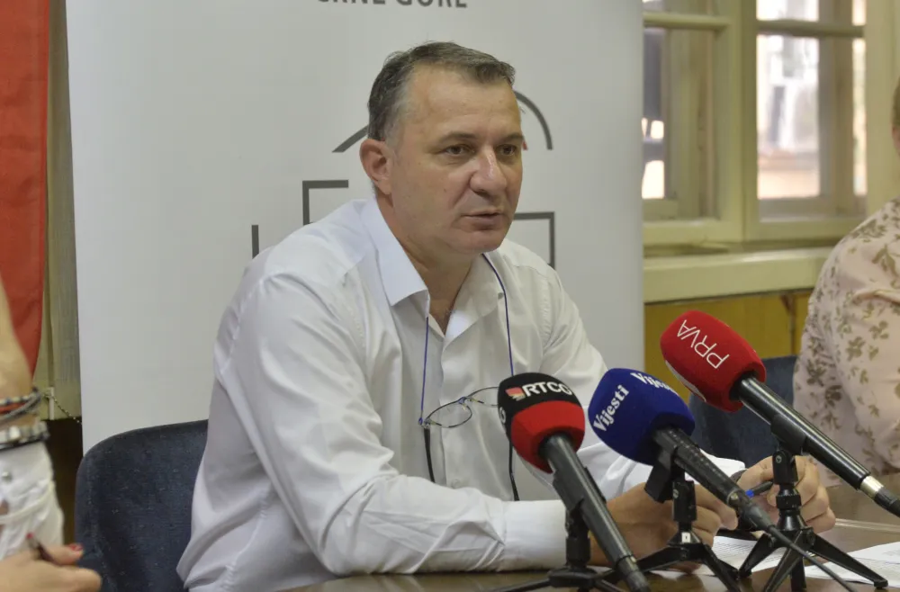 Rakočević: Sudijama i tužiocima povi&scaron;ice, administraciji mrvice