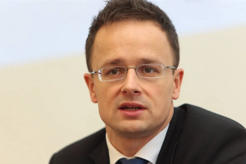 Sijarto: Mađarska neće podržati vojnu operaciju EU u Ukrajini