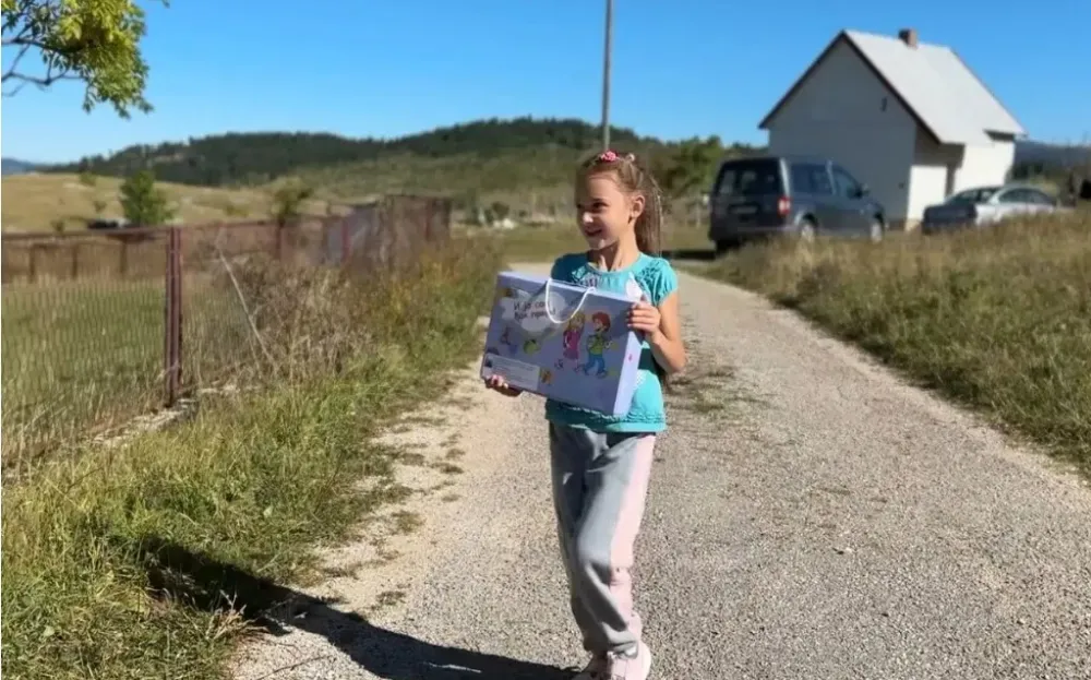 (VIDEO) Nakon 25 godina O&Scaron; u Maloj Crnoj Gori otvorila vrata: &Scaron;kolsko zvono samo za Moniku Dakić