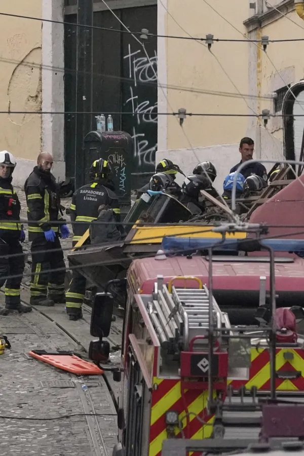 (FOTO) U Lisabonu progla&scaron;ena trodnevna žalost