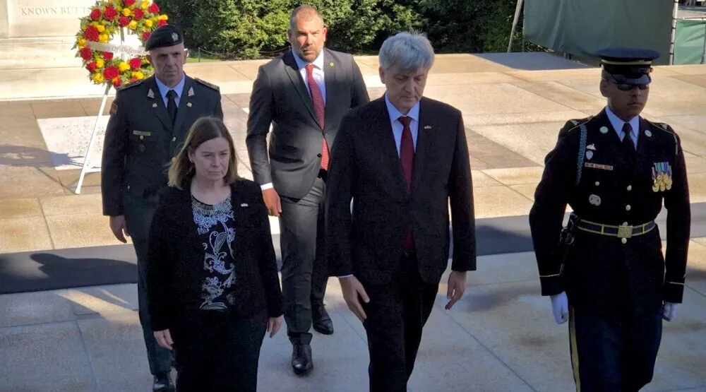Krapović položio vijenac u Arlingtonu: Odao počast svim vojnicima koji su poginuli u službi SAD