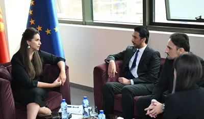 Adžović i Almazrouei