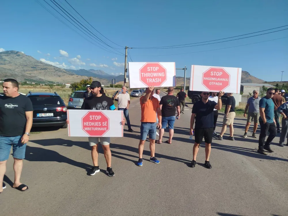 (VIDEO) Blokiran put ka Dino&scaron;i: Stanovnici ne daju gradnju pete sanitarne kade