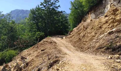 Zbog klizi&scaron;ta i vodenih bujica, pivska sela milo&scaron;evići i budanj često odsječena od svijeta: Put uni&scaron;ten, ostali i bez vode i struje