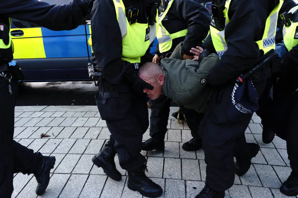 Devet osoba uhap&scaron;eno na protestima u Londonu