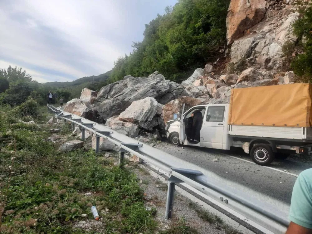 (VIDEO) Put Cetinje &ndash; Budva zatvoren do daljnjeg