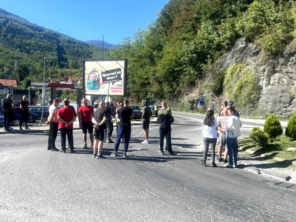 Mje&scaron;tani Ravne Rijeke traže izgradnju javne rasvjete i trotoara