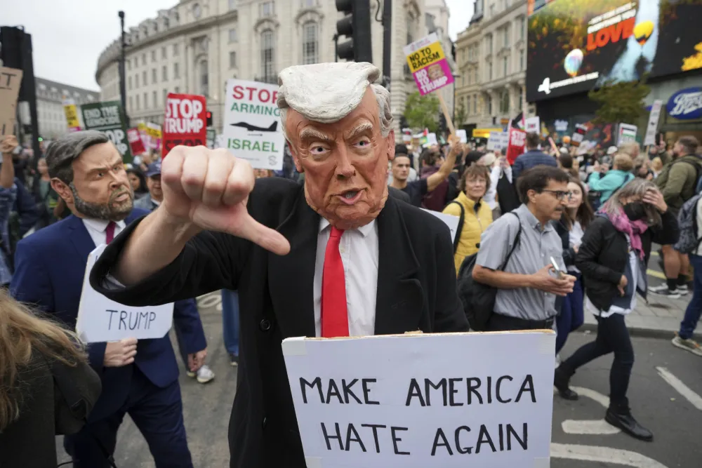 (FOTO) Protesti protiv Trampa u Londonu: Na meti kritika od Gaze do Ep&scaron;tajna