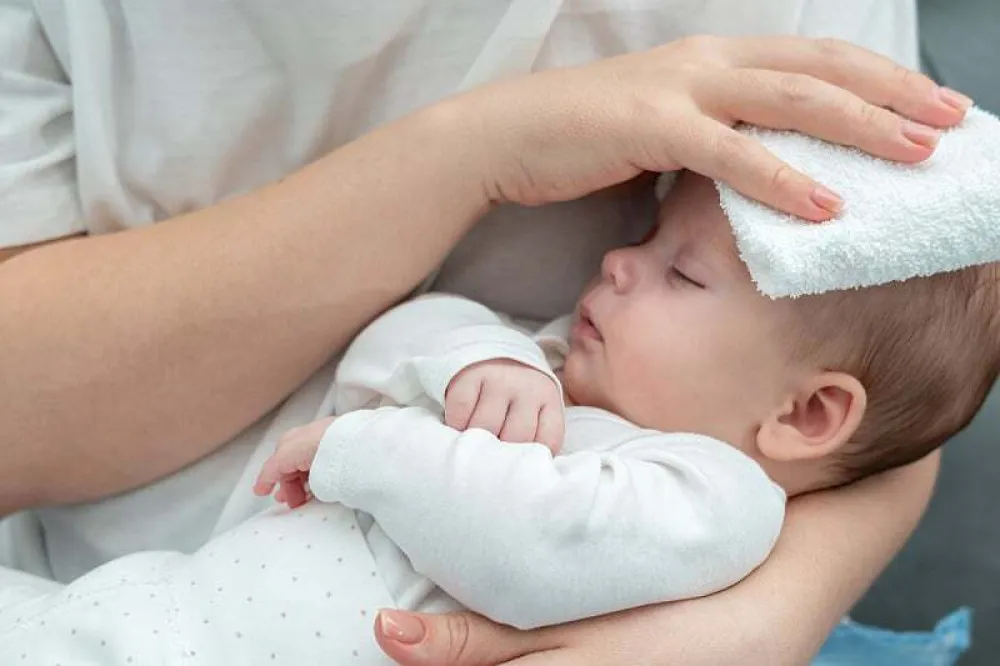 Pedijatar otkriva jednu stvar koju ne biste trebali učiniti ako va&scaron;a beba ima temperaturu