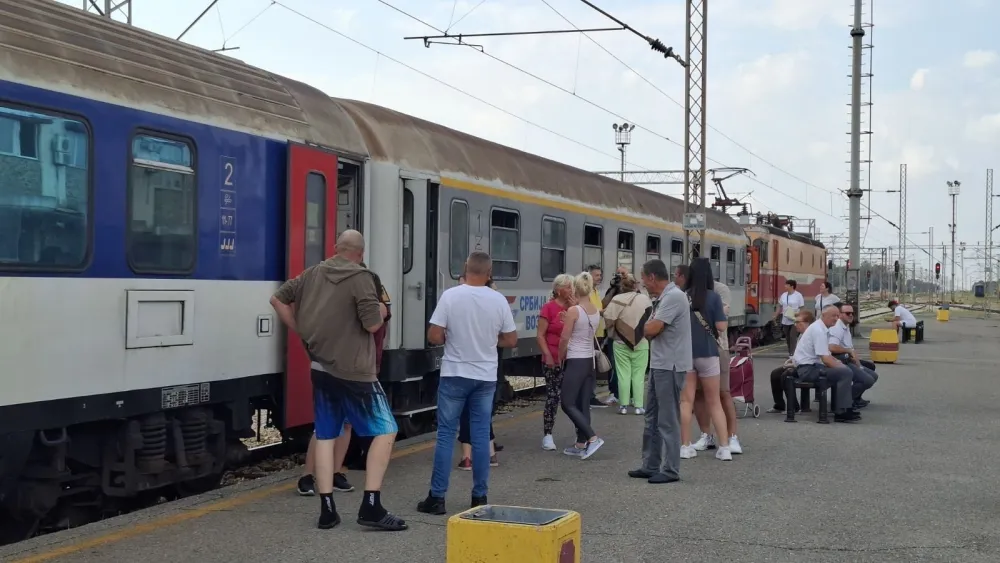 Zbog obustave saobraćaja, u ŽPCG jo&scaron; računaju &scaron;tetu, Montekargo izgubio 108.000
