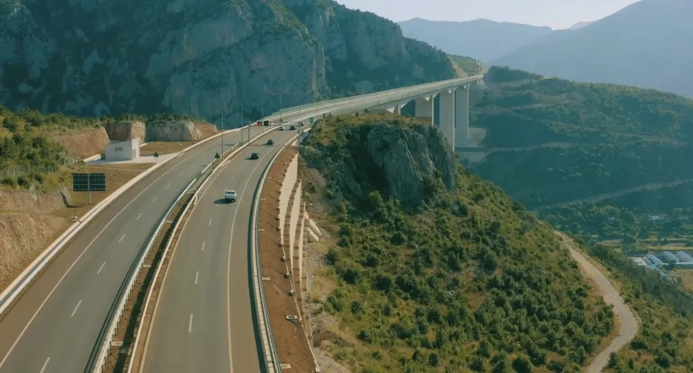 Dva vozača uhap&scaron;ena na auto-putu zbog prekoračenja brzine