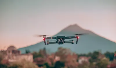 Dronovi iznad skandinavskih aerodroma uoči samita EU &mdash; sumnja pada na Moskvu