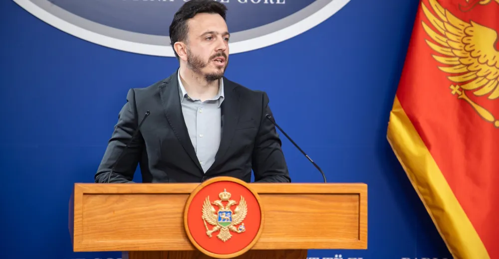 Jovanović: Dok traži UNESCO status, Skadarsko jezero dnevno gu&scaron;i 20,000 kubika otpadnih voda