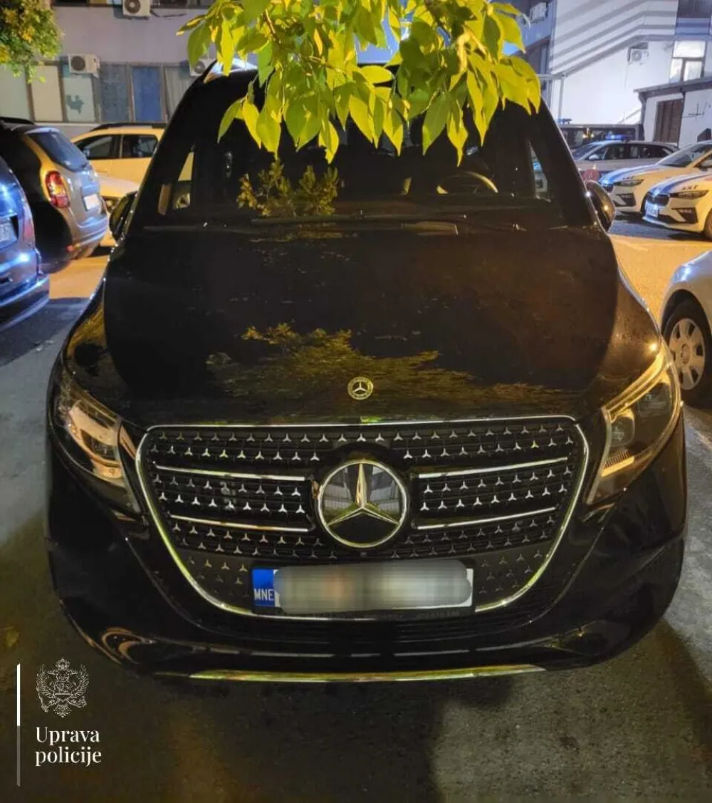 Od Budvanina oduzet skupocjeni mercedes koji je ukraden u Njemačkoj