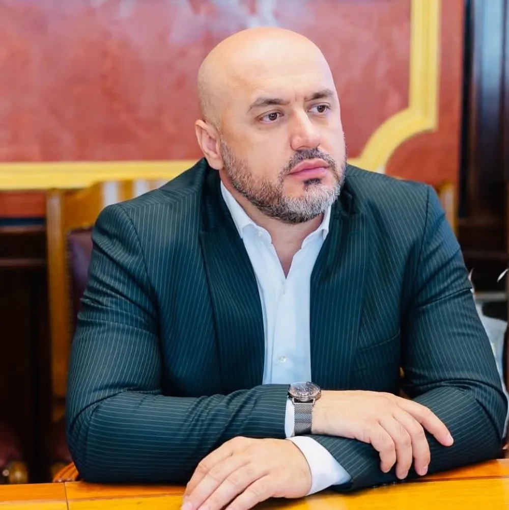 Hadžić: Podgrijavanje nacionalne i vjerske mržnje je moralno bankrotno, politički neodgovorno i istorijski kratkovido