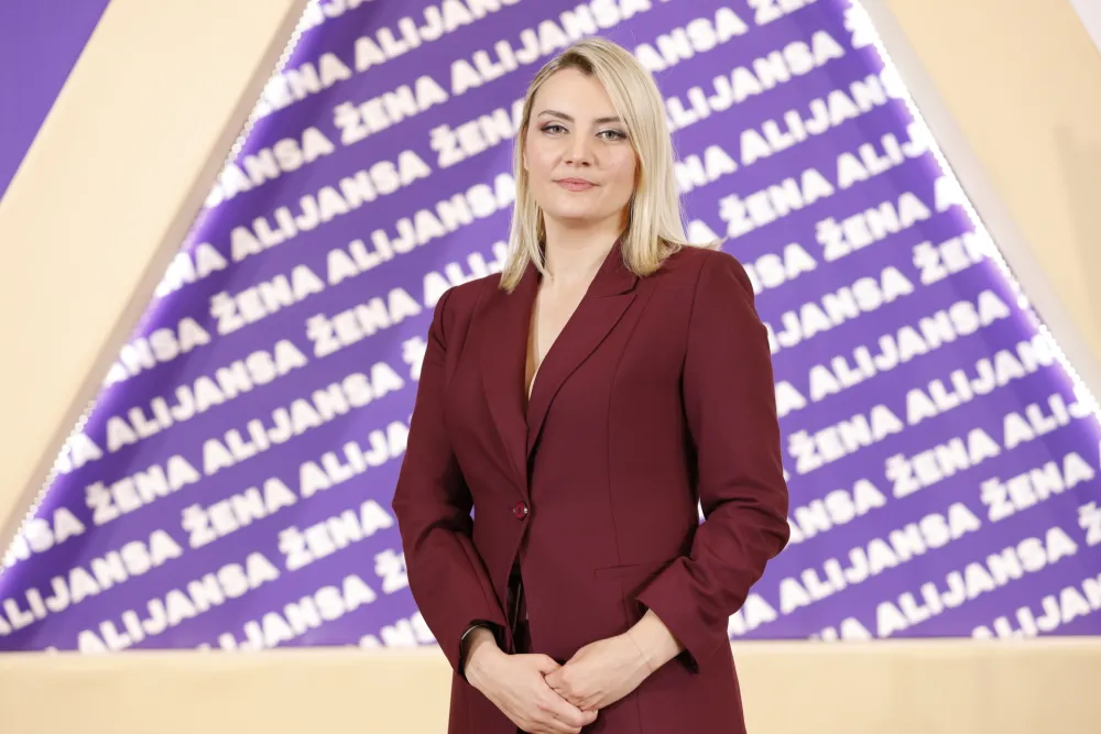 Lola: Poslaničku platu ću ubuduće donirati u dobrotvorne svrhe