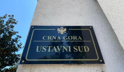 Političari zbog partijskih interesa, državne ostavljaju po strani