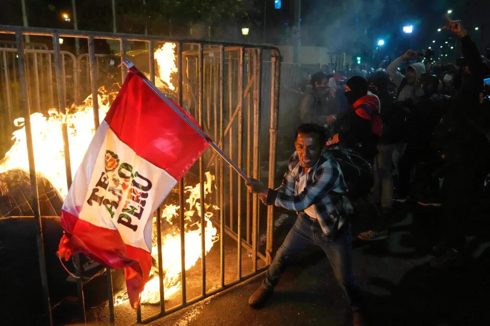 (FOTO) Protesti &bdquo;generacije Z&rdquo; u Peruu: Jedna osoba poginula, vi&scaron;e od 100 povrijeđenih
