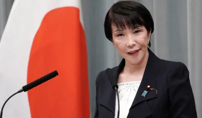 Nova japanska premijerka svira bubnjeve da se opusti, ima crni pojas u karateu, vozi motor