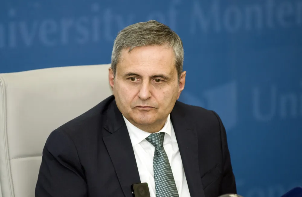 Radunović tvrdi da nema prepreka za dozvolu, a Zeti priznali da je Botun njihov