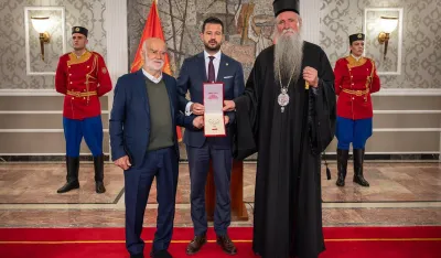 Milatović dodijelio posthumno Orden Crnogorske velike zvijezde mitropolitu Amfilohiju